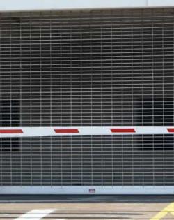 Cortinas enrollables grilled